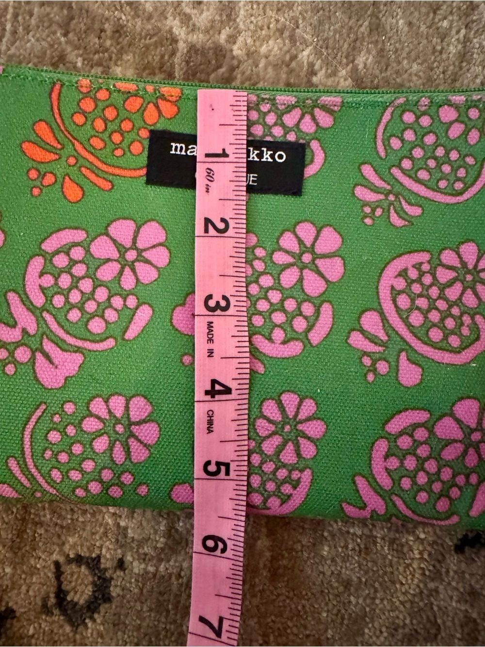 Clinique x Marimekko Green Floral Cosmetic Bag and Card Holder - Picture 3 of 13